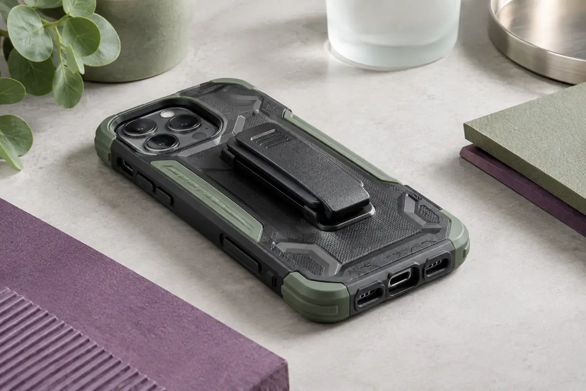 Coque renforcée pour smartphone avec clip de ceinture et reliefs protecteurs
