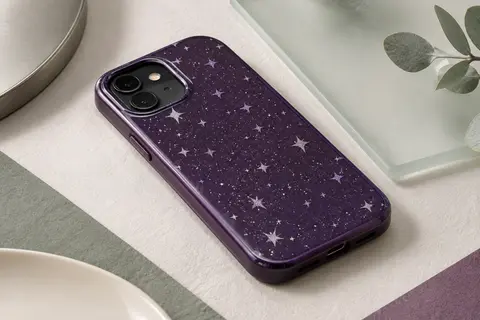Coque arrière violet foncé à paillettes pour Galaxy S23 5G, avec bords relevés et découpes précises.