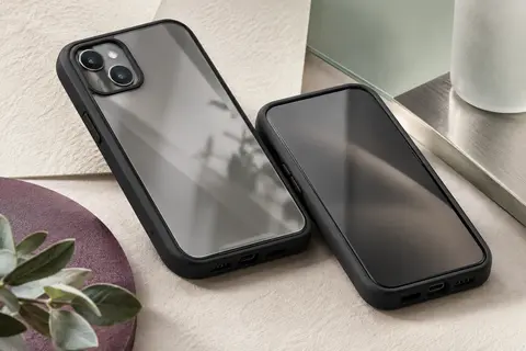 Coque intégrale noire pour Galaxy S24, avec protecteur d’écran et dos transparent.